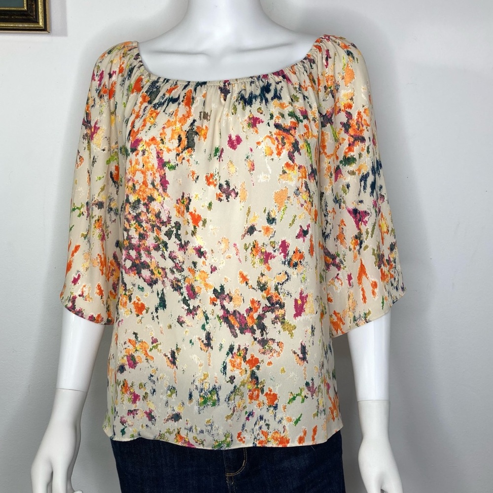 ✨ Izzy & Lola Floral Blouse – Soft & Feminine 🌸✨ - Picture 3 of 12